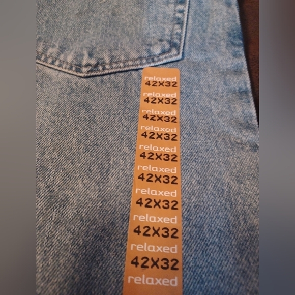 BRITTANNIA NWT RELAXED MENS JEANS, 42X32. IN GREAT SHAPE. - Picture 4 of 8